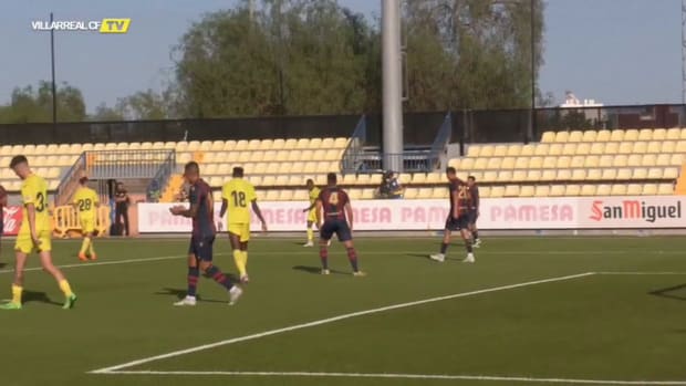 Pier's hilarious own goal against Villarreal